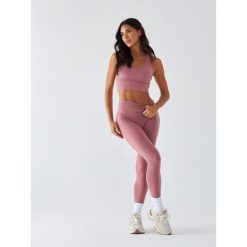 Legginsy Sportowe BeShaped Pilates Joga. Czerwone legginsy BESHAPED, bez wzorów, z elastanu, na jogę i pilates. Za 199.00 zł.