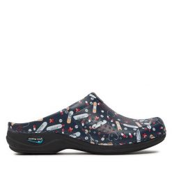 Klapki Nursing Care. Niebieskie klapki Nursing Care, bez wzorów, bez obcasa, bez zapięcia. Za 459.99 zł.