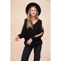 Sweter Damski Difaj BS Czarny. Czarne swetry blue shadow, bez wzorów, bez ramiączek. Za 199.90 zł.