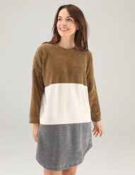 Sukienka mini w prążki. Szare sukienki Unisono, l, bez wzorów, z dzianiny, bez kołnierzyka, bez ramiączek, mini. Za 159.00 zł.
