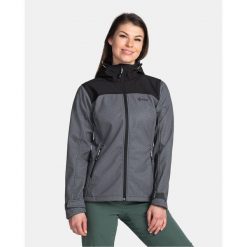 Damska kurtka softshell Kilpi RAVIA-W. Szare kurtki przejściowe sportowe Kilpi, xs, bez wzorów, z softshellu, bez kaptura, trekkingowe. Za 318.77 zł.