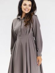Sukienka Model A668 Taupe - awama. Szare sukienki Awama, do pracy, l, bez wzorów, z elastanu, biznesowe, bez kołnierzyka, plus size, bez ramiączek, midi, koszulowe. Za 398.95 zł.