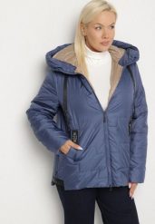 Niebieska Pikowana Kurtka z Kapturem i Ozdobnymi Suwakami Tulirisa. Niebieskie kurtki Born2be, plus size, bez wzorów, z jeansu, sportowe, z kapturem. Za 159.99 zł.