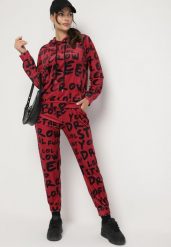 Czerwony Komplet Dresowy z Bluzą z Kapturem i Spodniami Jogger w Graficzny Print Vesila. Czerwone bluzy Born2be, bez wzorów, z dresówki, eleganckie, bez ramiączek, z kapturem. W wyprzedaży za 110.49 zł.