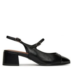 Czółenka Tamaris. Białe czółenka Tamaris, bez wzorów, bez obcasa, bez zapięcia. Za 399.99 zł.