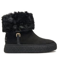 Botki Guess. Czarne botki Guess, z aplikacjami, bez obcasa, na płaskiej podeszwie, bez zapięcia. Za 519.99 zł.