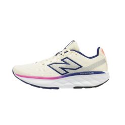Second Life - Buty do biegania damskie New Balance Fresh Foam 520 V9. Białe buty do biegania New Balance, bez wzorów, z materiału, bez zapięcia, do biegania. Za 239.99 zł.