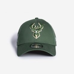 Czapka z daszkiem do koszykówki NBA New Era Milwaukee Bucks. Czapki z daszkiem New Era, z aplikacjami, z bawełny, eleganckie. Za 119.99 zł.