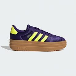 Buty VL Court Bold Junior. Fioletowe buty sportowe lifestyle adidas, bez wzorów, sportowe, bez zapięcia. Za 279.00 zł.