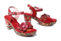 LAURA VITA 0007684 Nellao 31 rouge, sandały damskie. Czerwone sandały LAURA VITA, bez wzorów, ze skóry, bez obcasa, na obcasie, bez zapięcia. Za 339.91 zł.