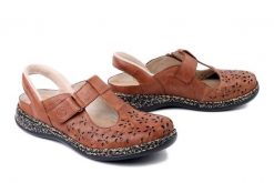 RIEKER 46397-22 brown, sandały damskie. Brązowe sandały Rieker, w ażurowe wzory, bez obcasa, bez zapięcia. Za 349.90 zł.