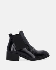 CZARNE LAKIEROWANE SZTYBLETY G3997008 96 BLAC. Czarne botki Venezia, bez wzorów, z lakierowanej skóry, bez obcasa, bez zapięcia. Za 439.00 zł.