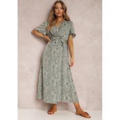 Zielona Sukienka Zeyeli. Zielone sukienki Renee, l, bez wzorów, z tkaniny, bez kołnierzyka, bez ramiączek, maxi, kopertowe. W wyprzedaży za 76.99 zł.