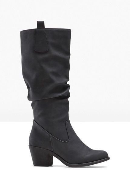 Kozaki. Czarne kozaki bonprix, bez wzorów, bez obcasa, bez zapięcia. Za 219.99 zł.