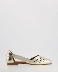 BALERINY Z PLECIONKĄ E230 GOLD. Baleriny Venezia, bez wzorów, ze skóry, bez obcasa, bez zapięcia. Za 299.00 zł.