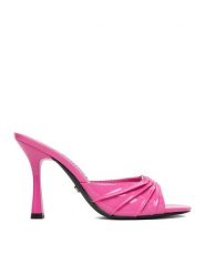 Juicy Couture Klapki EO-LS955554-9 Różowy. Czerwone klapki Juicy Couture, bez wzorów, z syntetyku, bez obcasa, bez zapięcia. Za 249.99 zł.