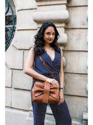 Victor & Hugo Paris Skórzana torebka "Alix" w kolorze karmelowym - 25 x 20 x 10 cm rozmiar: onesize. Brązowe torebki klasyczne Victor & Hugo Paris, bez wzorów, z materiału, przez ramię, bez dodatków. Za 304.99 zł.