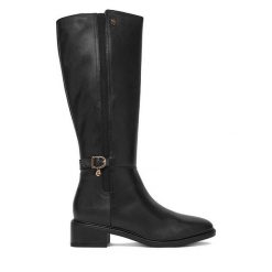 Kozaki MEXX. Czarne kozaki Mexx, bez wzorów, bez obcasa, na płaskiej podeszwie, bez zapięcia. Za 599.99 zł.