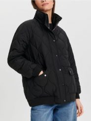 Kurtka bomber - czarny. Czarne kurtki Sinsay, l, bez wzorów, bez kaptura. W wyprzedaży za 45.99 zł.