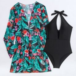 Strój kąpielowy jednoczęściowy z wygodnym krojem na plażę i basen Aili. Stroje jednoczęściowe Intica, bez wzorów. Za 169.00 zł.