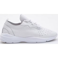 Buty sportowe ze skóry - Biały. Buty treningowe marki KALENJI. W wyprzedaży za 99.99 zł.