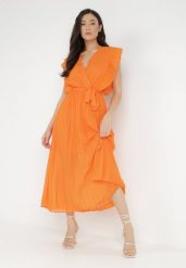 Pomarańczowa Sukienka Aereira. Brązowe sukienki Born2be, na wesele, bez wzorów, z materiału, glamour, bez kołnierzyka, bez ramiączek, maxi, kopertowe. Za 149.99 zł.