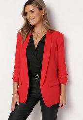Czerwona Marynarka Bez Zapięć z Ozdobnym Marszczeniem i Imitacją Kieszeni Phelotis. Czerwone marynarki i żakiety Born2be, l, z aplikacjami, z tkaniny, eleganckie, bez ramiączek. W wyprzedaży za 84.99 zł.