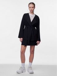 Pieces Marynarka Bosella 17146550 Czarny Regular Fit. Czarne marynarki i żakiety Pieces, xs, bez wzorów, z syntetyku, bez ramiączek. Za 109.99 zł.