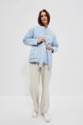 Pikowna kurtka z paskiem w talii błękitna. Niebieskie kurtki MOODO, xxl, bez wzorów, z poliesteru, bez kaptura. W wyprzedaży za 83.99 zł.