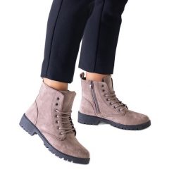 Brązowe botki eko-zamszowe workery na platformie Barosa. Brązowe botki bez wzorów, z gumy, eleganckie, za kostkę, bez obcasa, na obcasie, bez zapięcia. Za 135.07 zł.