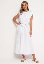 Biała Bawełniana Sukienka z Materiałowym Paskiem o Rozkloszowanym Kroju Wladea. Białe sukienki Born2be, na co dzień, bez wzorów, z bawełny, eleganckie, bez kołnierzyka, bez ramiączek, maxi, rozkloszowane. Za 129.99 zł.