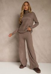 Ciemnobeżowy Komplet Dzianinowy z Wełną i Bawełną Szerokie Spodnie i Golf Lennria. Brązowe swetry Renee, bez wzorów, z bawełny, bez ramiączek. Za 139.99 zł.