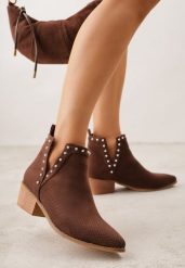 Brązowe Ażurowe Botki Vices na Obcasie Ozdobione Wycięciem i Nitami Lilfedi. Brązowe botki Born2be, w ażurowe wzory, z jeansu, wizytowe, bez obcasa, na obcasie, bez zapięcia. Za 149.99 zł.