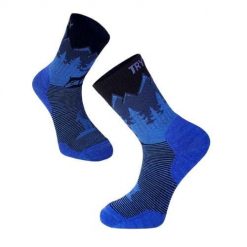 Skarpety trekkingowe z wełny merynosów z alpejskim niebieskim wzorem Koziorożca. Niebieskie skarpetki TRY TO FLY, bez wzorów, z wełny, trekkingowe. W wyprzedaży za 83.39 zł.