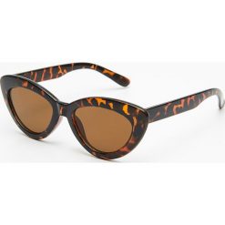 Okulary przeciwsłoneczne - Beżowy. Okulary przeciwsłoneczne marki Cropp. Za 34.99 zł.