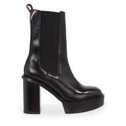 Botki Tommy Hilfiger. Czarne botki Tommy Hilfiger, bez wzorów, bez obcasa, na słupku, bez zapięcia. Za 1,149.00 zł.