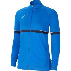 Bluza sportowa damska Nike Dri-FIT Academy 21. Czerwone bluzy bez kaptura Nike, bez wzorów, bez kaptura, dri-fit (nike). Za 174.87 zł.