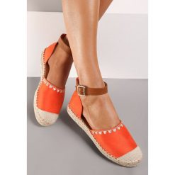 Pomarańczowe Espadryle Cadmian. Brązowe espadryle Renee, z aplikacjami, z materiału, boho, z okrągłym noskiem, bez obcasa, na płaskiej podeszwie. W wyprzedaży za 53.99 zł.