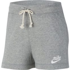 Damskie spodenki Nike Gym Vintage, szaro-zielone, L. Zielone szorty Nike, bez wzorów, z bawełny, sportowe. Za 217.99 zł.