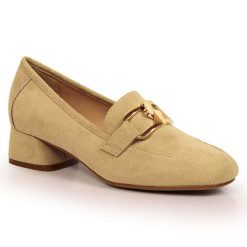 Zamszowe półbuty na niskim obcasie beżowe Vinceza 10869. Brązowe półbuty wsuwane VINCEZA, bez wzorów, z zamszu, eleganckie, bez obcasa. Za 139.99 zł.