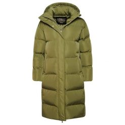 Damska długa kurtka z kapturem Superdry. Zielone kurtki Superdry, na zimę, bez wzorów, z kapturem. Za 831.25 zł.