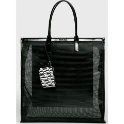 Calvin Klein - Torebka. Czarne torebki klasyczne Calvin Klein, bez wzorów, z poliesteru, casualowe, na ramię, duże, bez dodatków. Za 379.90 zł.