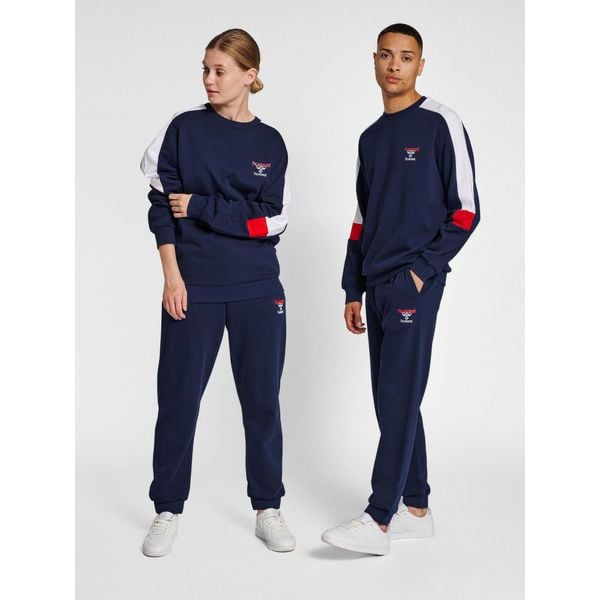 Jogging Hummel IC Dayton. Niebieskie szorty Hummel, bez wzorów, z dresówki, sportowe. Za 244.50 zł.