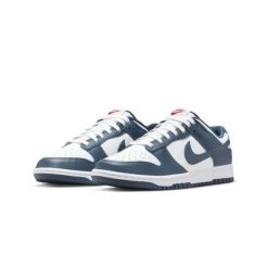 Dunk Low Valerian Blue. Niebieskie buty sportowe lifestyle Nike, bez wzorów, retro, bez zapięcia. Za 479.60 zł.