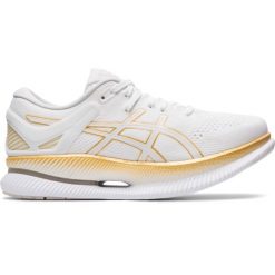 Buty do biegania damskie Asics 1012A130100. Białe buty trekkingowe ASICS, z materiału, bez zapięcia. Za 1,008.00 zł.
