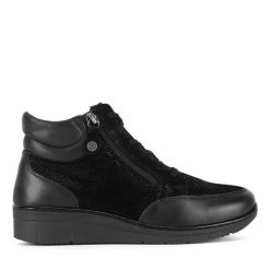 Botki Go Soft. Czarne botki GO SOFT, bez wzorów, bez obcasa, na płaskiej podeszwie, bez zapięcia. Za 174.99 zł.