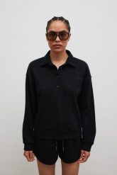 Bluza damska z kołnierzem w kolorze TOTALLY BLACK - EXPLORE. Czarne bluzy Marsala, m, bez wzorów, z bawełny, eleganckie, bez ramiączek, bez kaptura. Za 339.90 zł.