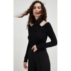Bruuns Bazaar sweter damski kolor czarny z półgolfem. Czarne swetry Bruuns Bazaar, l, bez wzorów, z materiału, bez ramiączek. Za 649.99 zł.