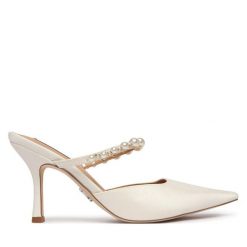 Klapki Steve Madden. Białe klapki Steve Madden, bez wzorów, bez obcasa, bez zapięcia. Za 599.99 zł.