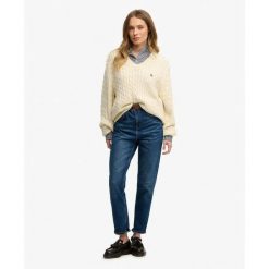 Damski oversize sweter z dekoltem w kształcie V Superdry. Białe swetry Superdry, na zimę, bez wzorów, eleganckie, bez ramiączek. Za 288.40 zł.